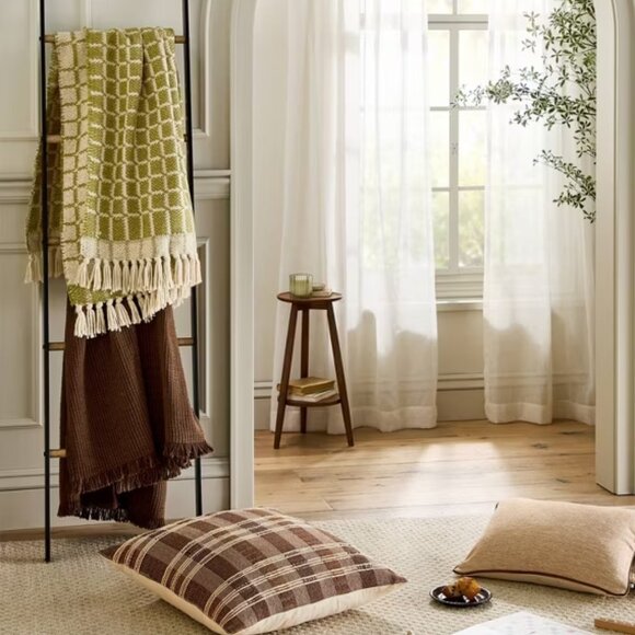 HEARTH & HAND Magnolia Grid Fringe Throw Blanket - Picture 2 of 3